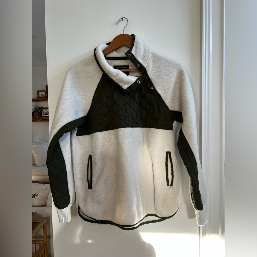 Abercrombie Button Up Fleece. Sized Small. Good C… - image 1